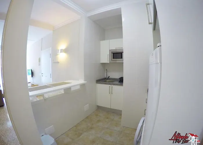 Edificio Abora * 로스크리스티아노스