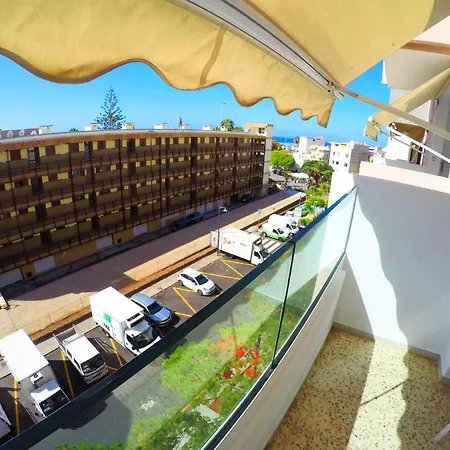 Edificio Abora Apartament Los Cristianos (Tenerife)